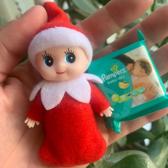 Brand new adorable Baby Elf with diaper pack prop - Picture 2 of 2